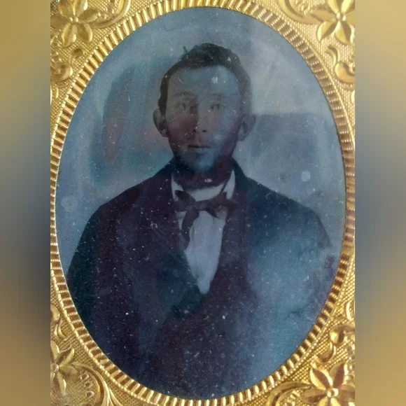 1800s Leather and Velvet Photos - Picture 2 of 9